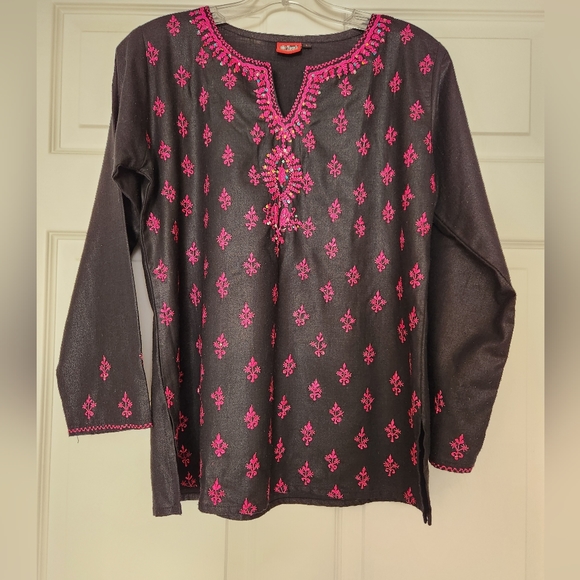 💥SALE💥Teen's Fashion Wear,Large, Embroided Sequin Neckline,Black&Fushia - Picture 1 of 7
